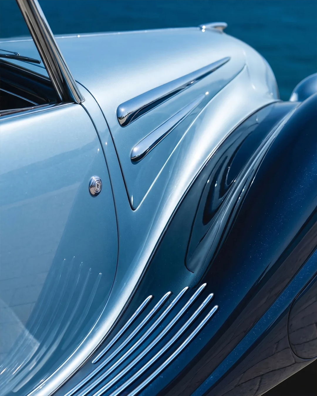 Depancel-R01-iceblue-car-detail